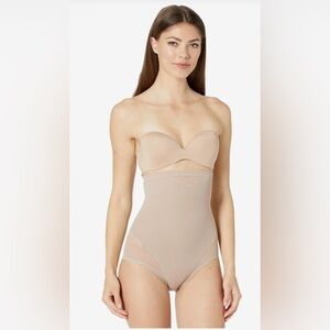 Miraclesuit Shapewear
Extra Firm Sexy Sheer Shaping Hi-Waist Brief SIZE L NWT
